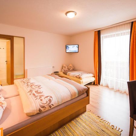 Hotel Pension Barbara Санкт Мартин ам Тененгебирге Стая снимка